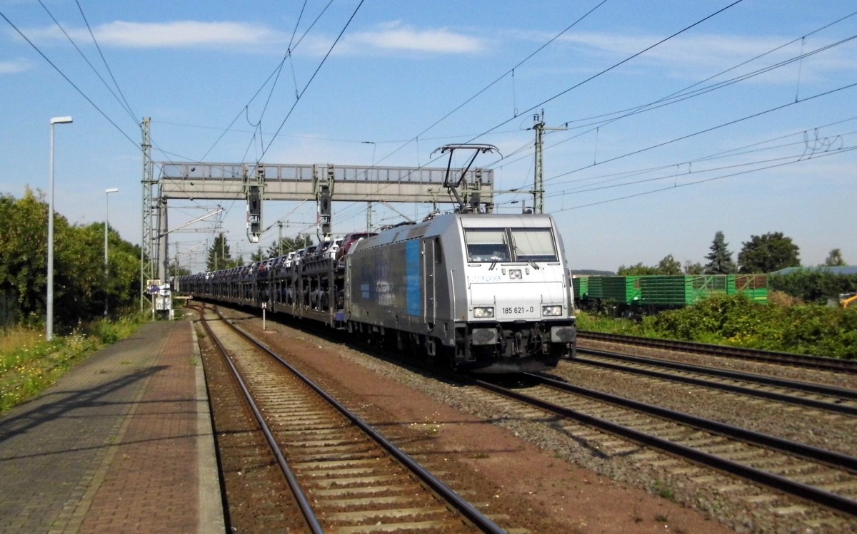 Am 06.08.2015 kam die 185 621-0 von der Rurtalbahn Cargo (Railpool) aus Richtung Braunschweig nach Niederndodeleben und fuhr weiter in Richtung Magdeburg .