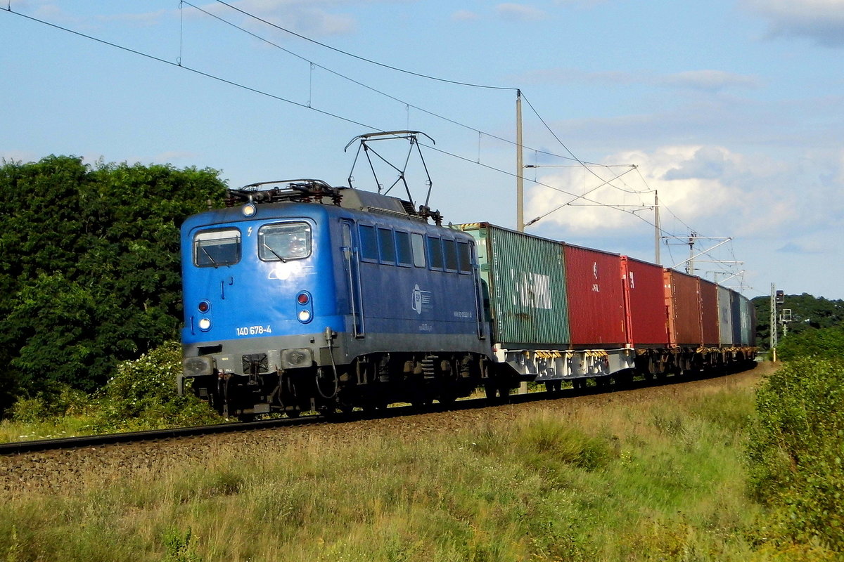 Am 06.08.2017 kam 140 678-4 von der EGP – Eisenbahngesellschaft Potsdam, aus Richtung Stendal und fuhr weiter in Richtung Salzwedel . 