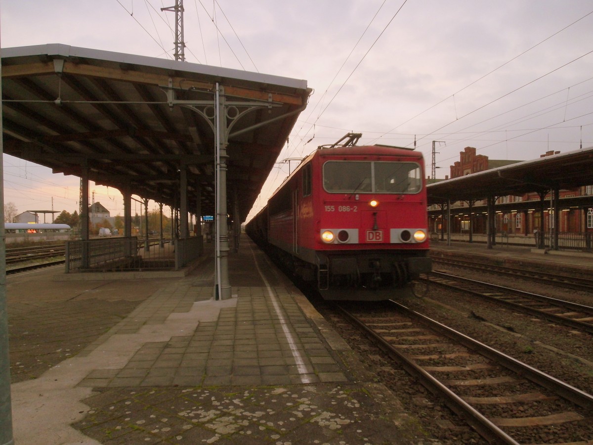 Am 06.11.2014 kam 155 086 mit einem Kalizug aus Richtung Wittenberge nach Stendal und fuhr weiter in Richtung Magdeburg. 