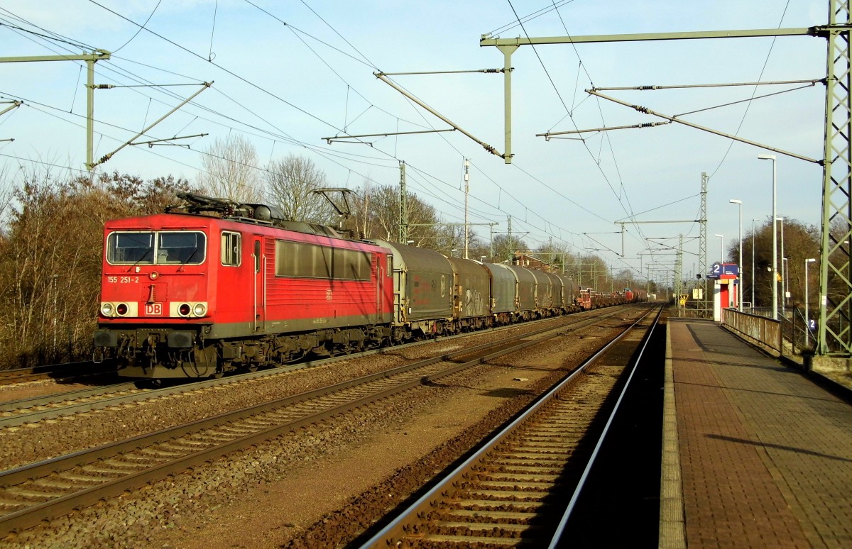 Am 07.03.2015 kam die 155 251-2 von der DB aus Richtung Magdeburg nach Niederndodeleben und fuhr weiter in Richtung Braunschweig .