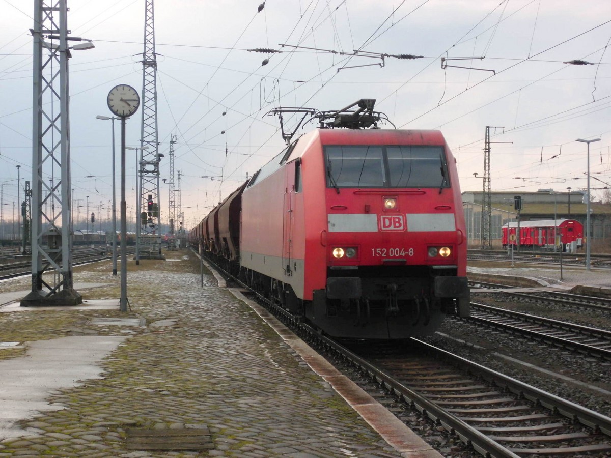 Am 07.03.2016 kam 152 004 mit einem Kalizug aus Richtung Wittenberge nach Stendal und fuhr weiter in Richtung Magdeburg.