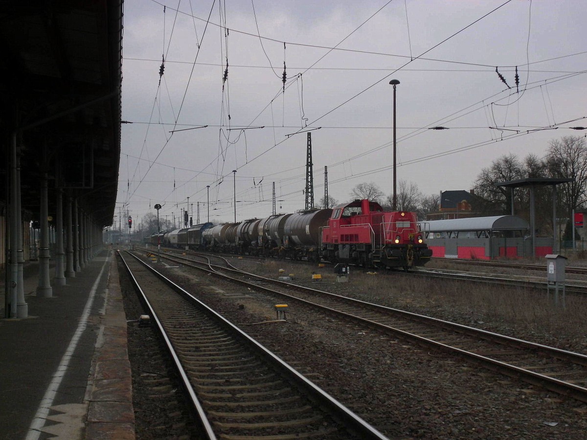 Am 07.03.2016 rangierte in Stendal die 261 013 ihren Nahgüterzug in Richtung Magdeburg um dann als Zugfahrt nach Niedergörne Auszufahren.