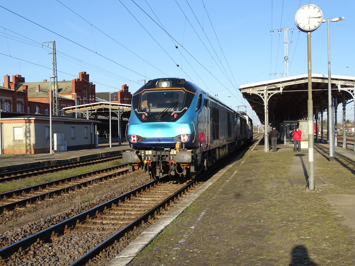 Am 07.04.2018 kam 139 558 mit 2 britischen Class 68(68 019 Brutus &68 021 Tireless ) aus Richtung Uelzen nach Stendal und fuhr weiter in Richtung Magdeburg.