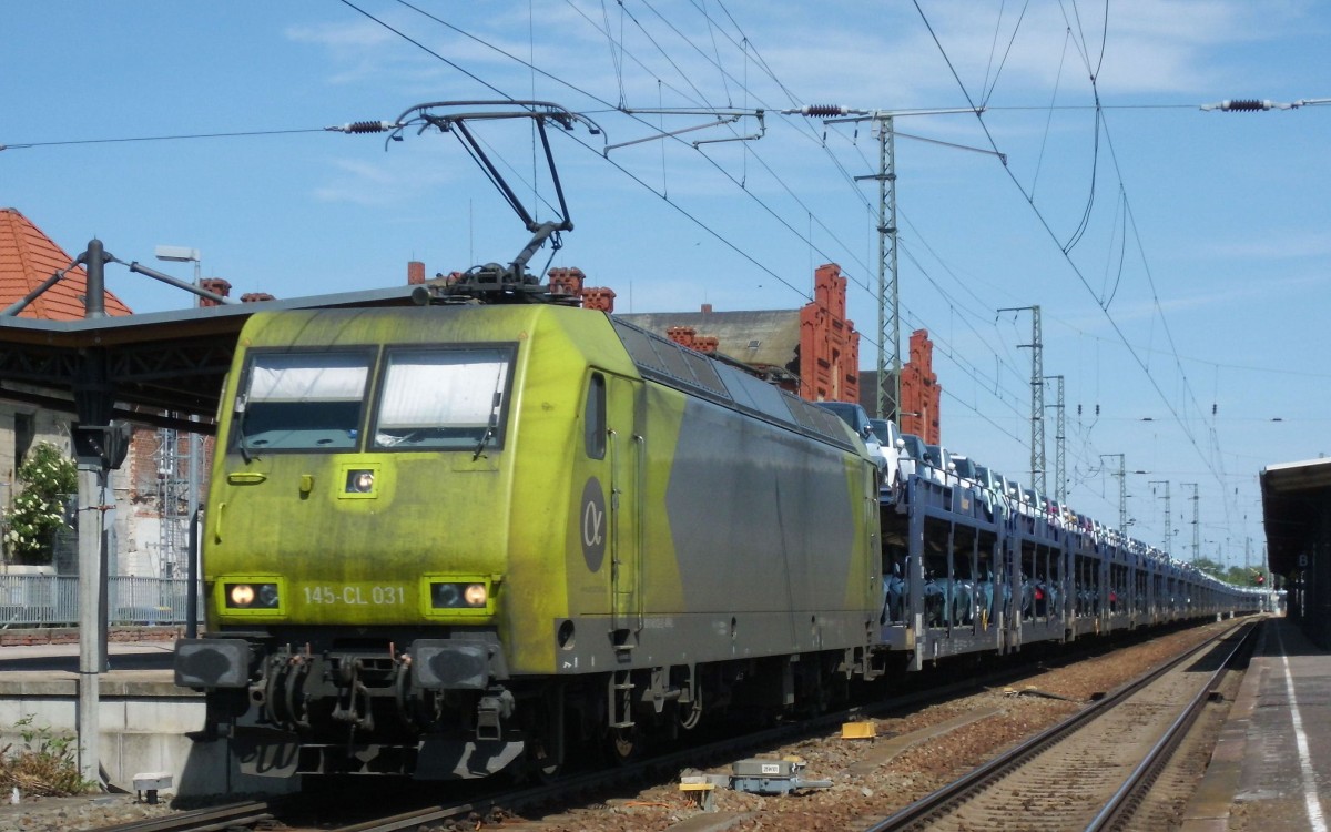 Am 07.06.2015 kam 145 CL 031 mit ihrem Fiatautozug aus Richtung Berlin nach Stendal und fuhr weiter nach Hannover.