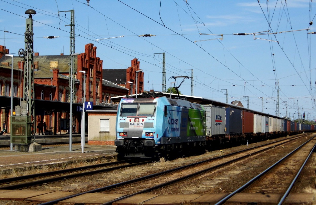 Am 07.06.2015 kam die 185 152-6 von der DB aus Richtung Berlin nach Stendal und fuhr weiter in Richtung Hannover .