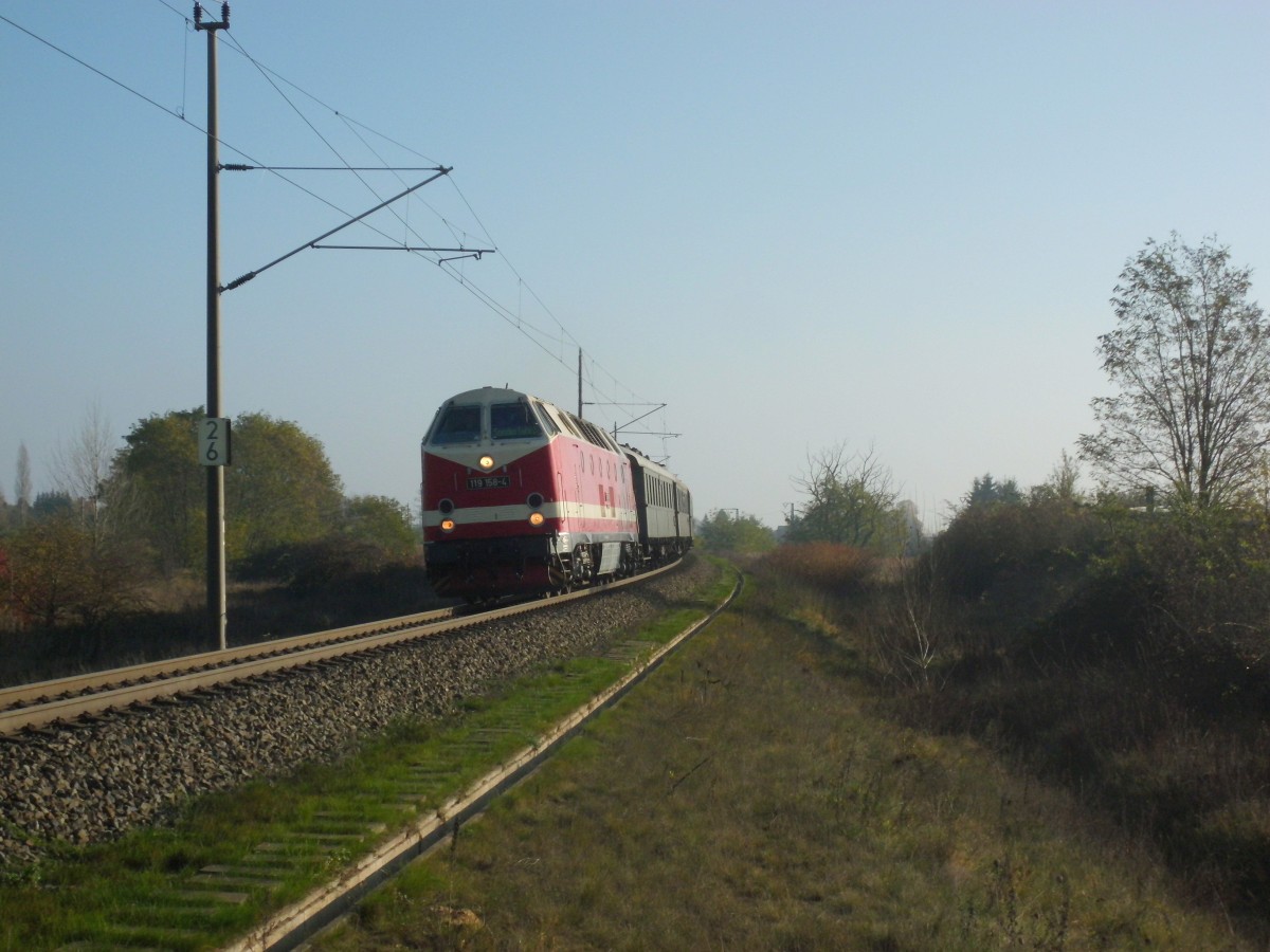 Am 07.11.2014 kam 119 158 mit ihrem Sonderzug aus Berlin nach Stendal und fuhr weiter über Salzwedel nach Papenburg.
