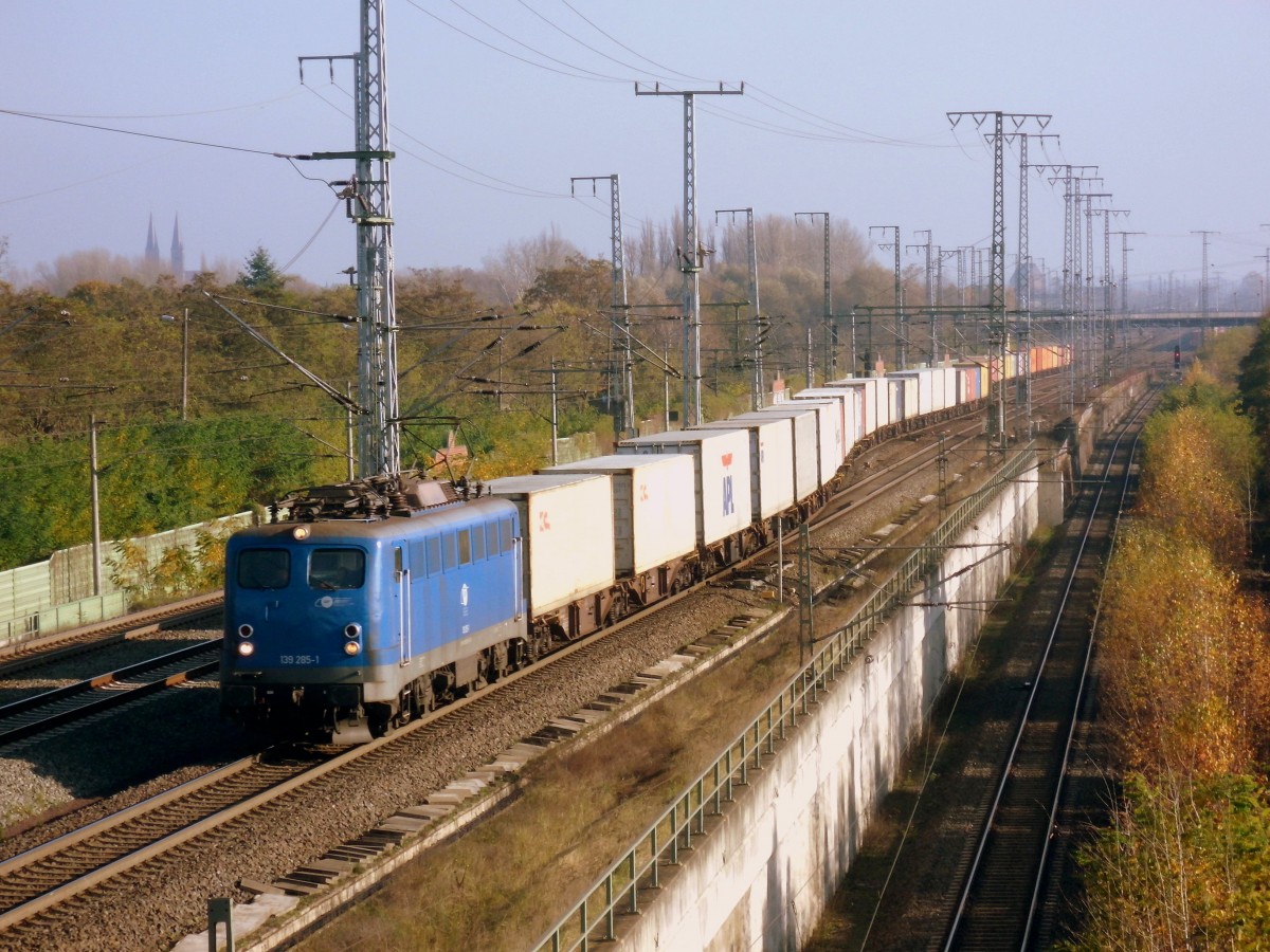 Am 07.11.2014 kam 139 258 mit einem Containerzug aus Richtung Magdeburg nach Stendal und fuhr weiter in Richtung Uelzen.  