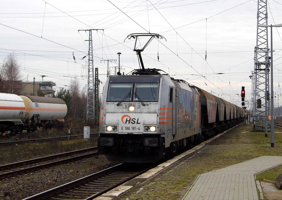 Am 07.12.2016 kam die E 186 181-4 von der HSL Logistik (Railpool) aus Richtung Wittenberge nach Stendal und fuhr weiter in Richtung Magdeburg .