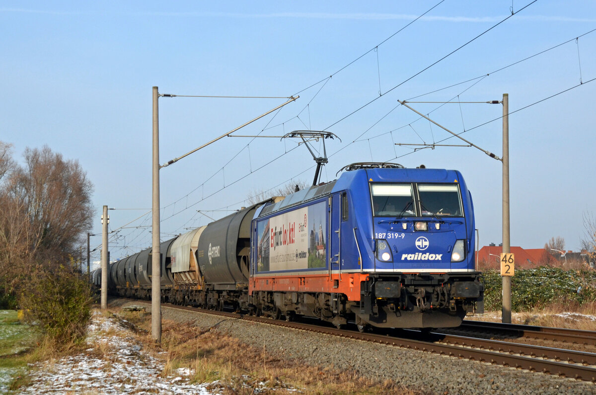 Am 07.12.21 führte 187 319 der raildox einen Silozug durch Greppin Richtung Bitterfeld.