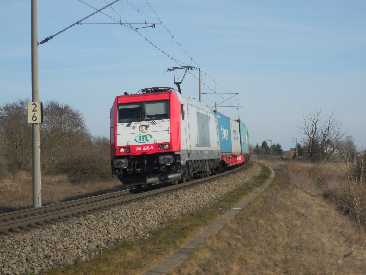 Am 08.03.2015 kam 185 650 mit einem Containerzug aus Stendal und fuhr weiter in Richtung Salzwedel/Hamburg.