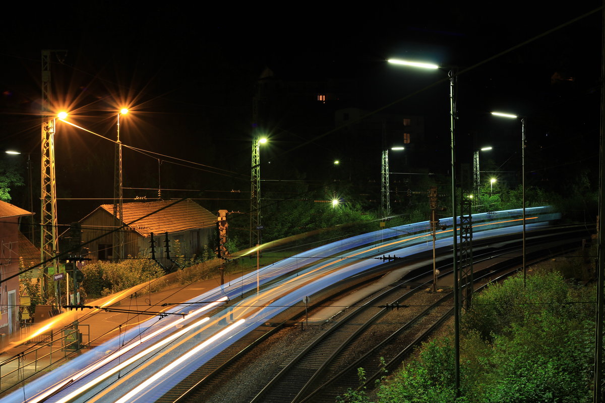 Am 08.09.2016 fährt ein unbekannter ICE den noch existierenden Bhf Heigenbrücken. 