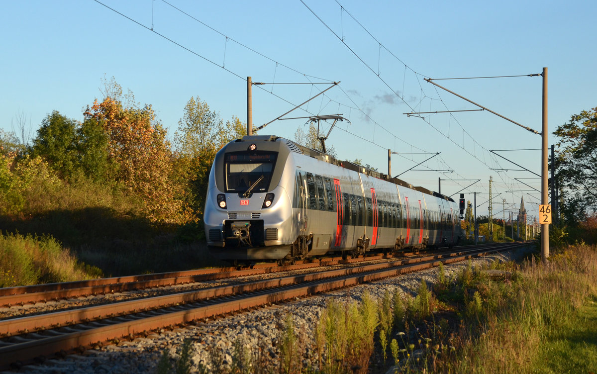 Am 08.10.17 durcheilt 1442 306 als RE Leipzig-Magdeburg ohne Halt Greppin.