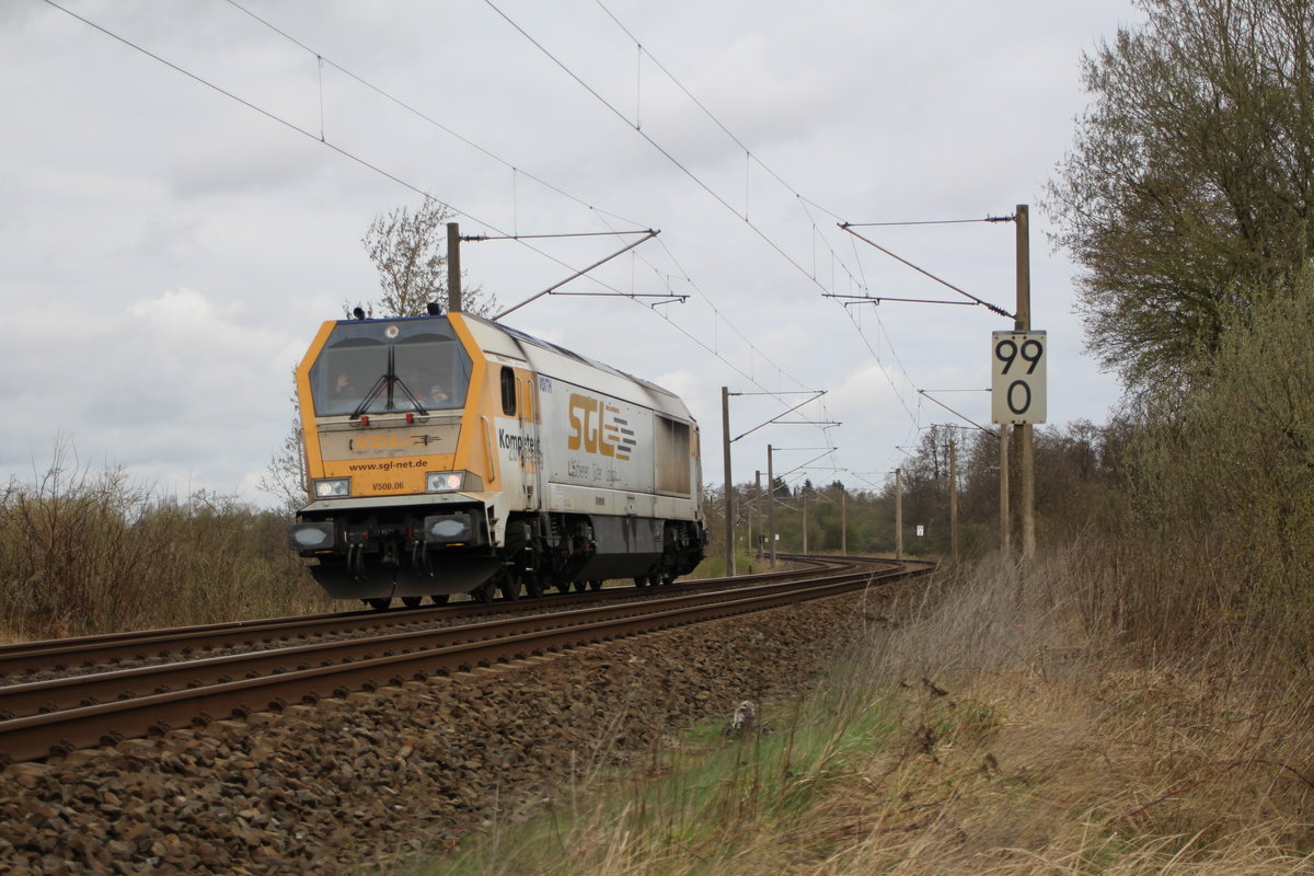 Am 08.4.2017 wurde 264 006-8 D-SGL vom Voit Werk Kiel Nach Süd/Mittel Deutschland Überführt, hier durch zufall im Eidertal abgelichtet.