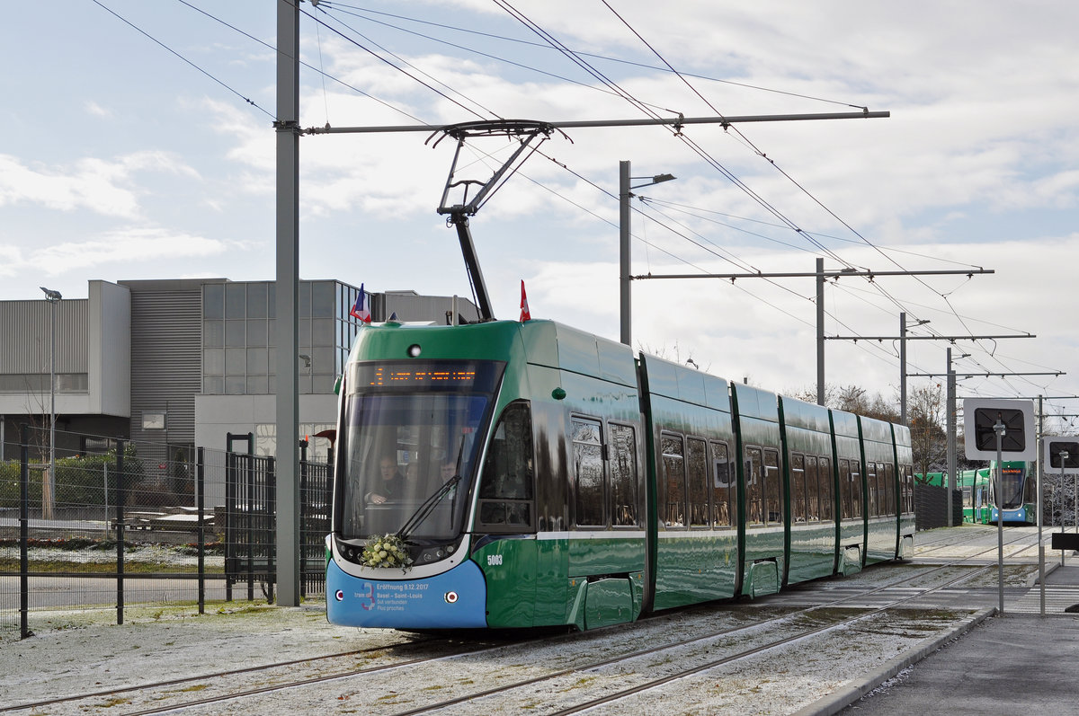 Am 09. Dezember wird die Verlängerung der Linie 3 nach St. Louis feierlich eröffnet. Nach dem das Band durchschnitten wurde fahren die drei Flexitis zur neuen Endstation beim Bahnhof St. Louis.