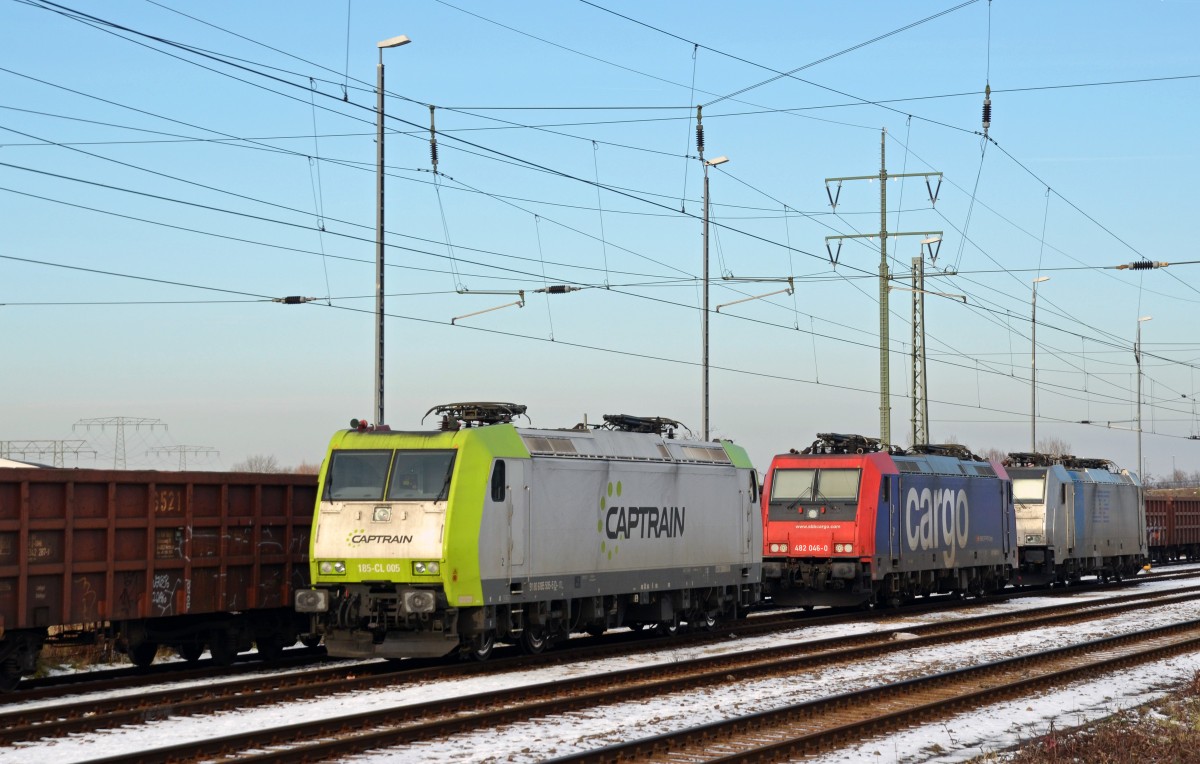 Am 09.01.16 standen 3 Loks der TRAXX-Familie in Bitterfeld und warteten auf neue Aufgaben. Bei den Loks handelt es sich um 185-CL 005 der Captrain, 482 046 der SBB Cargo und 186 427 der LTE.