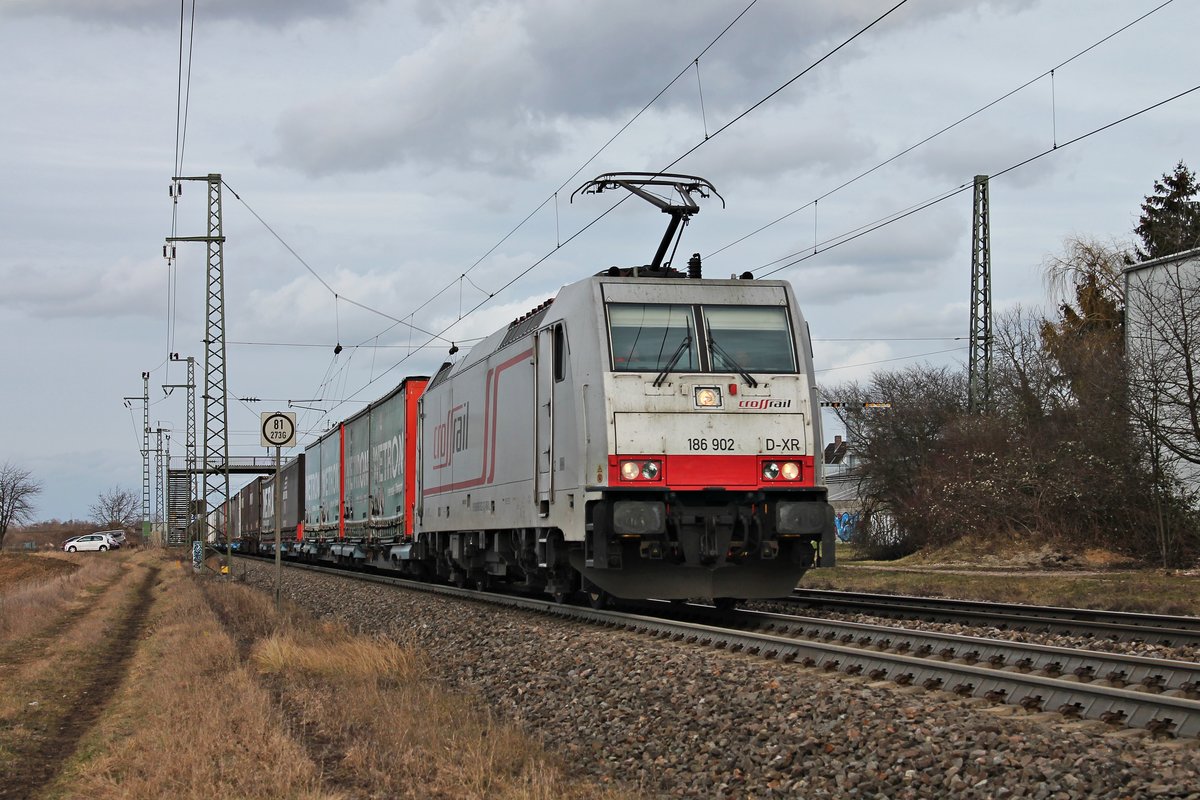 Am 09.02.2019 fuhr Maquarie/XRAIL/TXL 186 902 mit dem DGS 41031 (Köln Eifeltor - Melza Scalo) südlich vom Hp. Auggen durchs Markgräflerland in Richtung Schweiz.