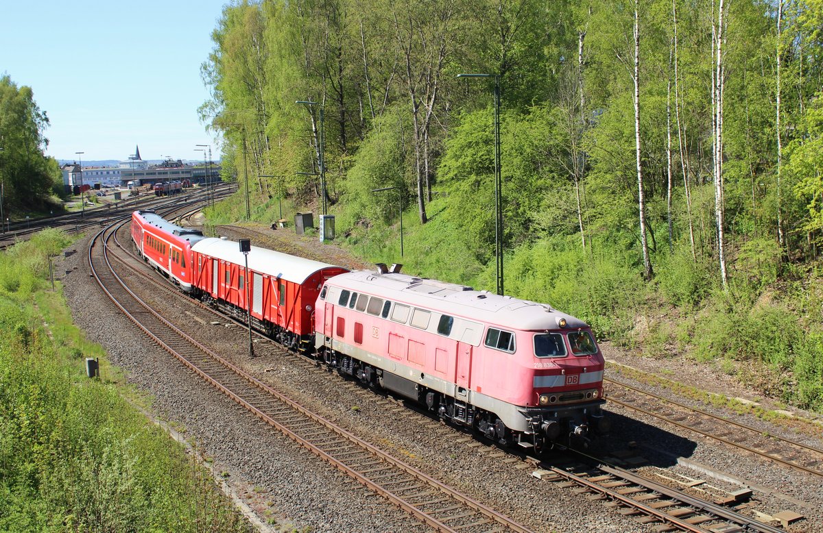 Am 09.05.16 schleppte die 218 383 den 612 487 durch Marktredwitz Richtung Hof/Saale.
 