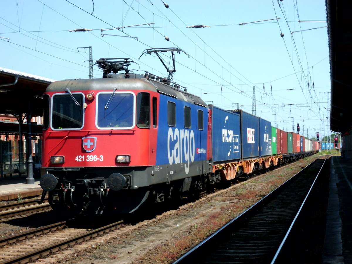 Am 09.06.2014 kam 421 396 mit einem Containerzug aus Richtung Magdeburg nach Stendal und fuhr weiter in Richtung Salzwedel.