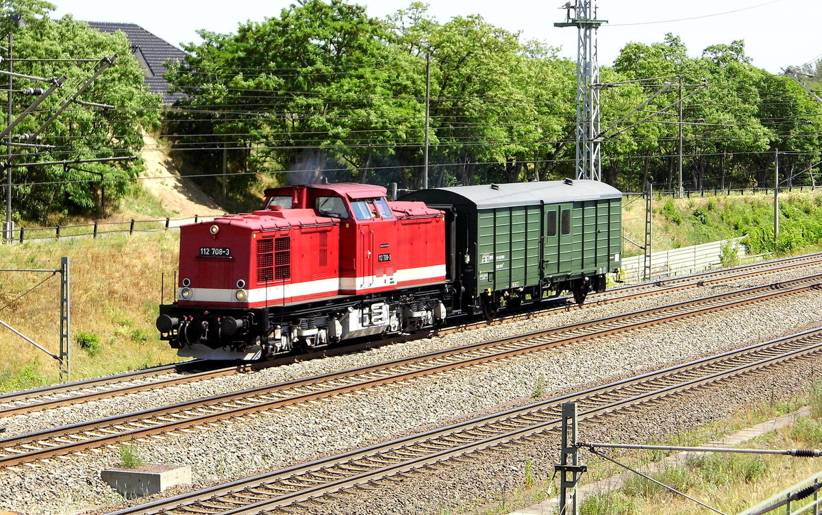 Am 09.06.2017 kam die 112 708-3 (202 708-4) von der MTEG - Muldental Eisenbahnverkehrsgesellschaft mbH, (PRESS) aus Richtung Stendal und fuhr weiter in Richtung Wittenberge . 