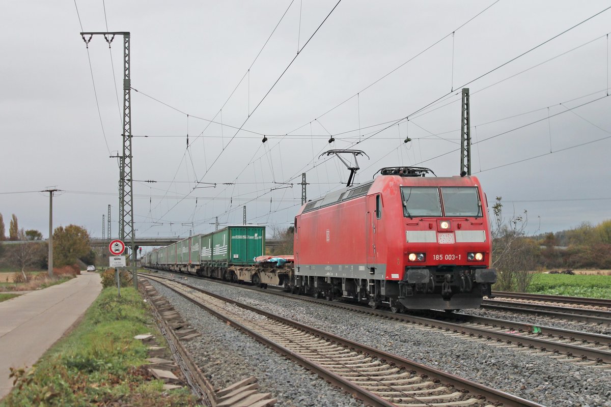 Am 09.11.2016 bespannte 185 003-1 den  Lanutti -KLV (Charleroi Dry Port - Torino Orbassano), als sie durch die Gleisanlagen von Müllheim (Baden) gen Basel fuhr.