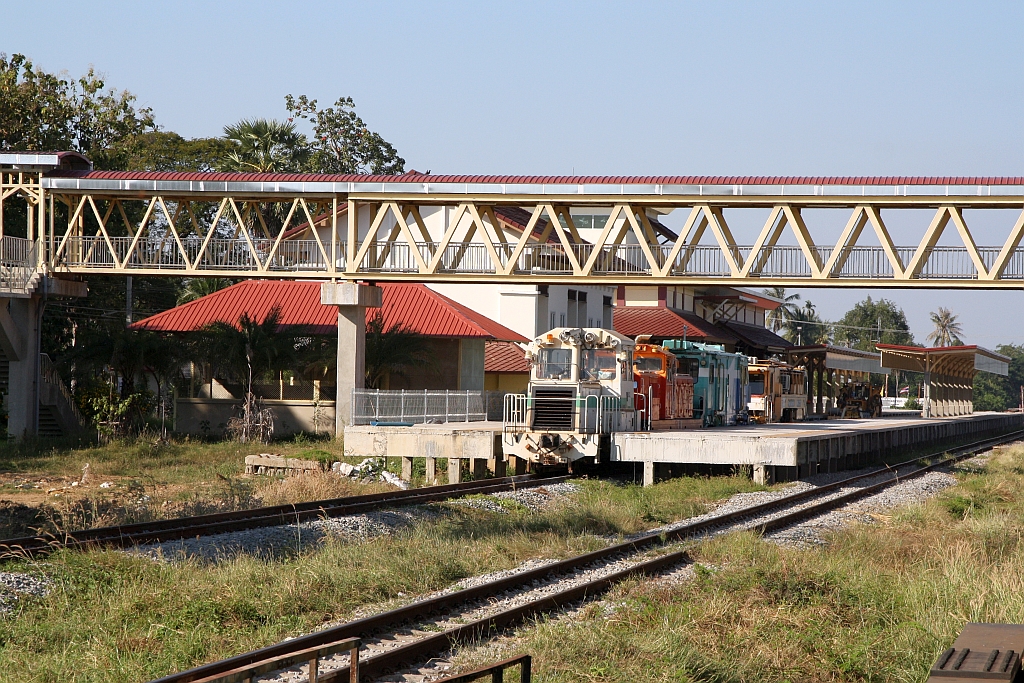 Am 09.Dezember 2023 machte die Nong Chok Station schon einen fertigen Eindruck, der Betrieb wurde aber noch über die alte Station abgewickelt.