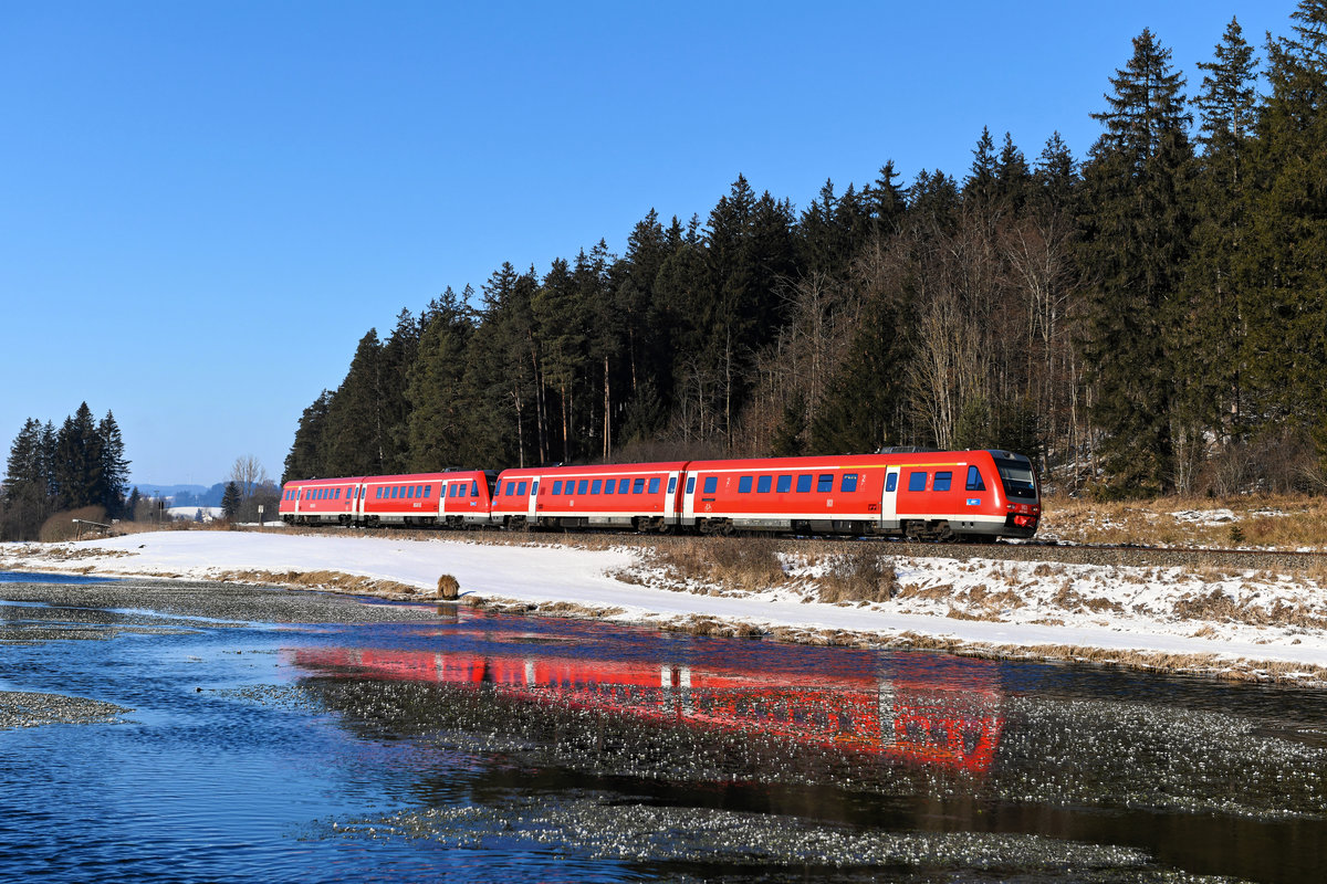 Am 10. Januar 2021 konnte ich am Ruderatshofener Wehr den 612 049 mit einem weiteren Triebzug dieser Baureihe als RE 3875 auf der Fahrt nach München HBF aufnehmen. Diese Leistung ersetzt nun einen früheren Alex-Zug.