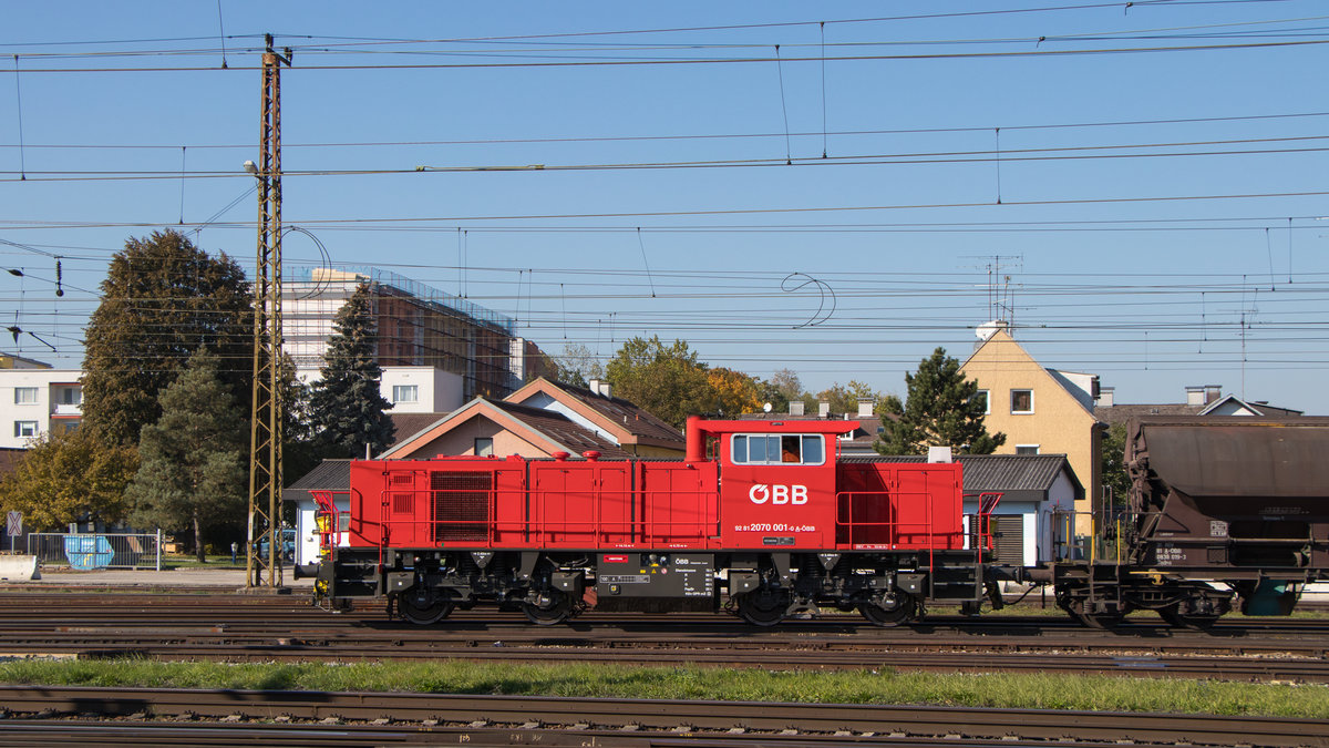 Am 10. Oktober 2018 ist 2070 001-0 auf dem Hbf Wels zugegen.
