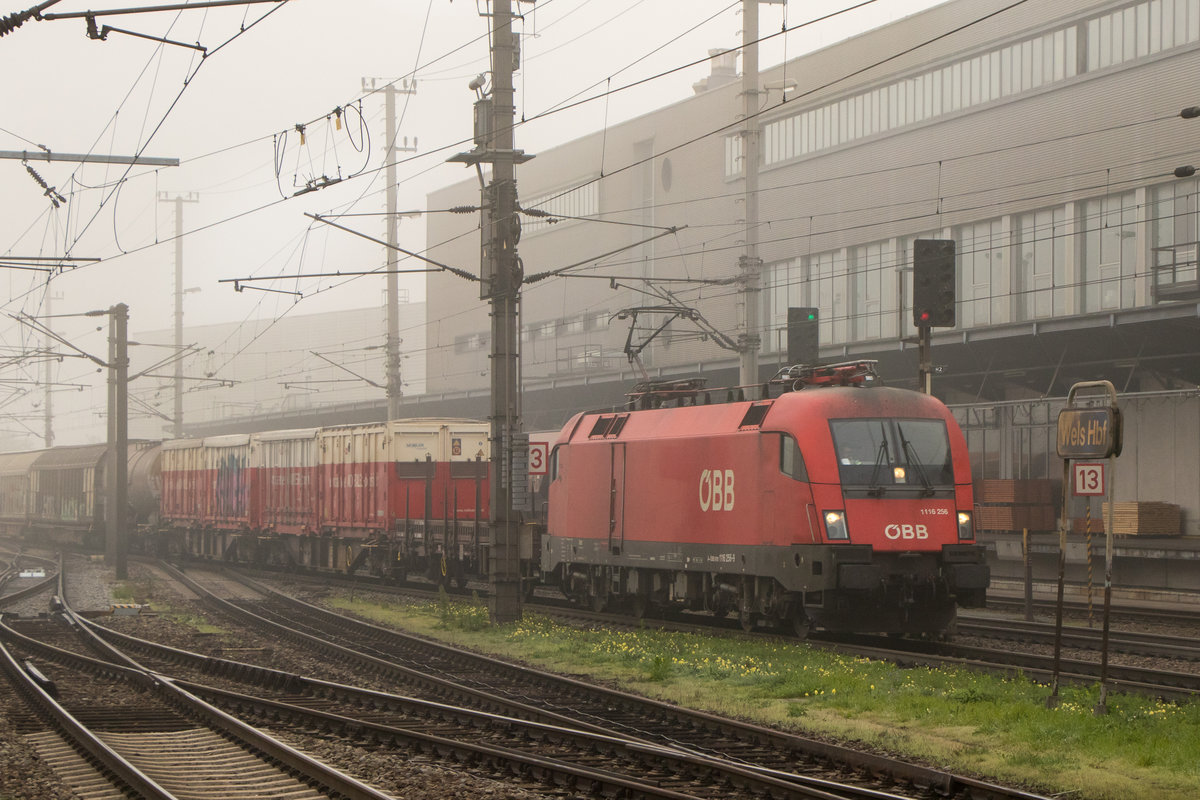 Am 10. Oktober 2018 war 1116 256-9 in Wels Hbf zugegen. 