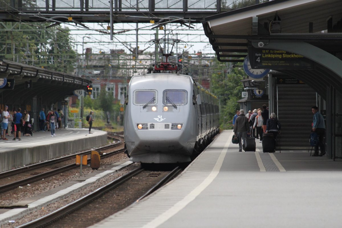 Am 10.07.2017 erreicht Snabbtåg 536 aus Malmö den Bahnhof Lund C.