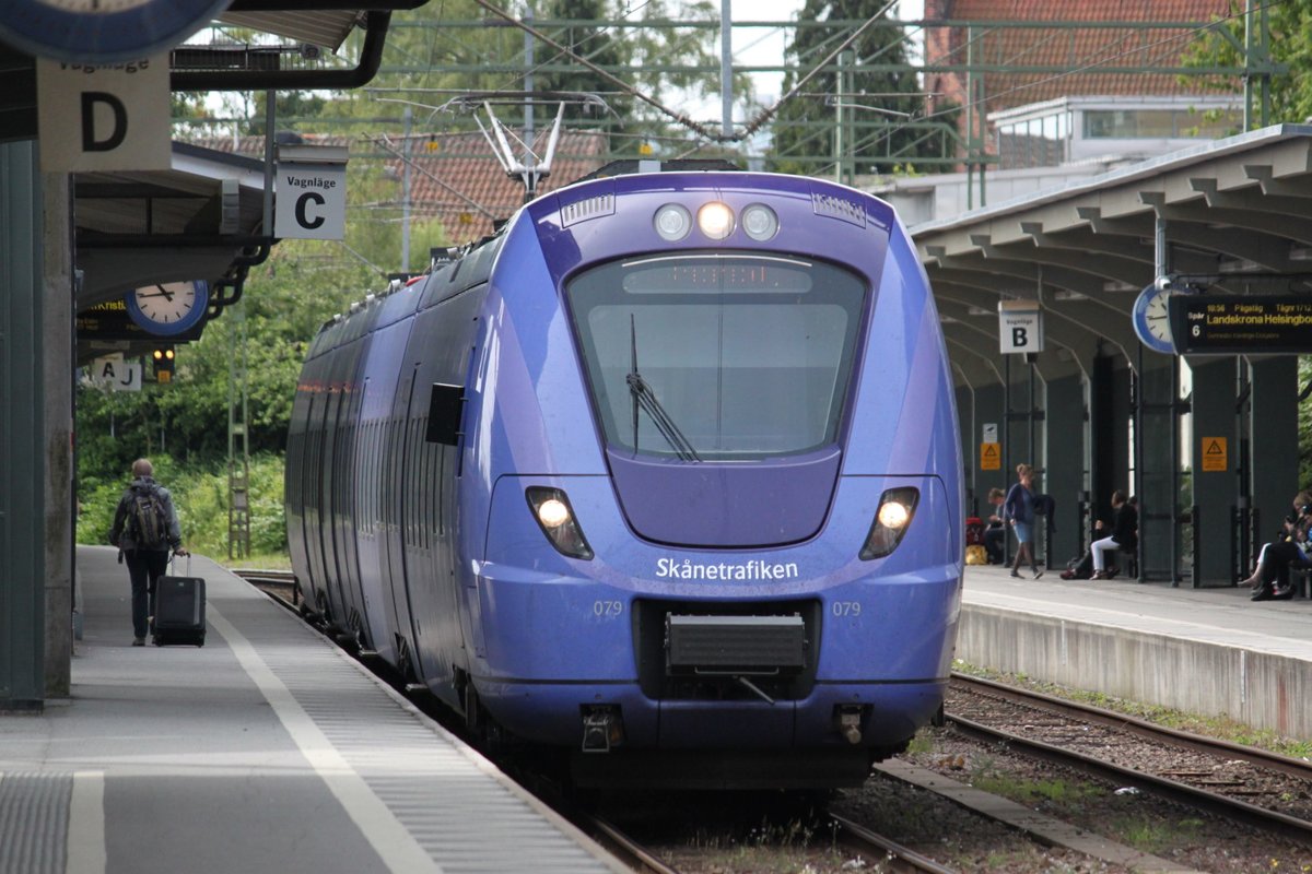 Am 10.07.2017 steht RB1214 nach Kristianstad im Bahnhof Lund C zur Abfahrt bereit.