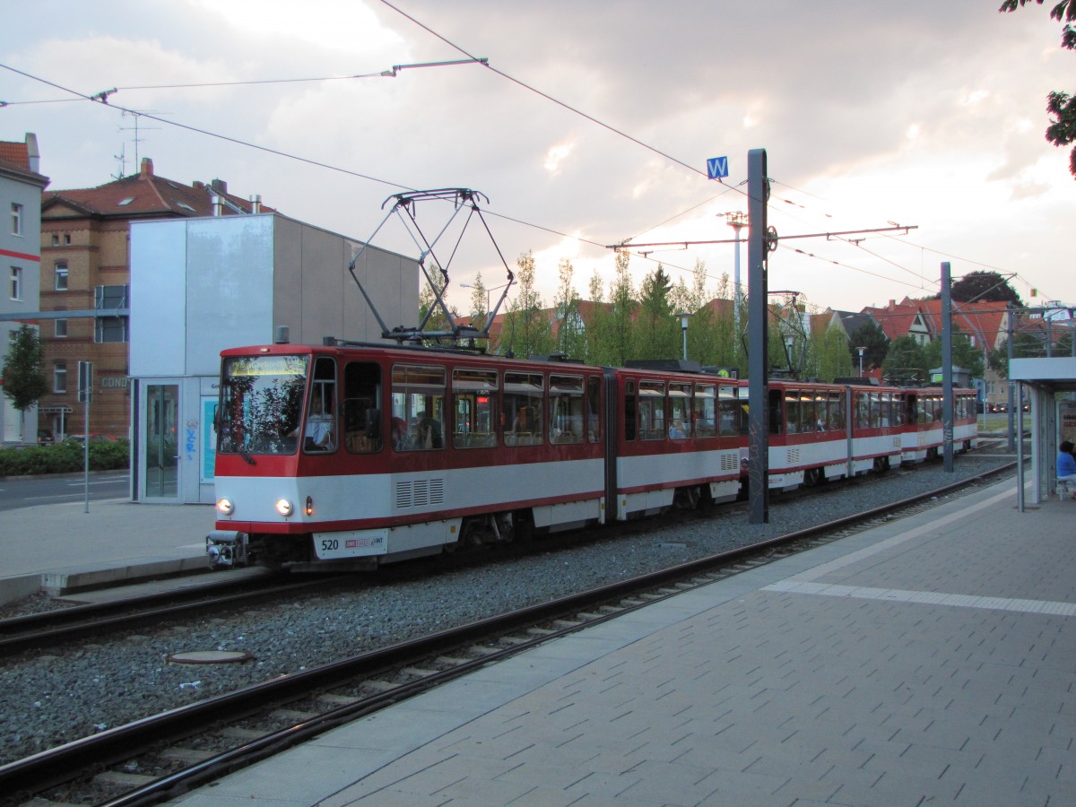 Am 10.08.2013 verkehrten EVAG 520 + 519 + 405 anlässlich des Lichterfests auf der ega als Sonderlinie 7 zwischen P+R und Lutherkirche/SWE. Am Gothaer Platz entstand dieses Bild vom Tatra-Großzug.