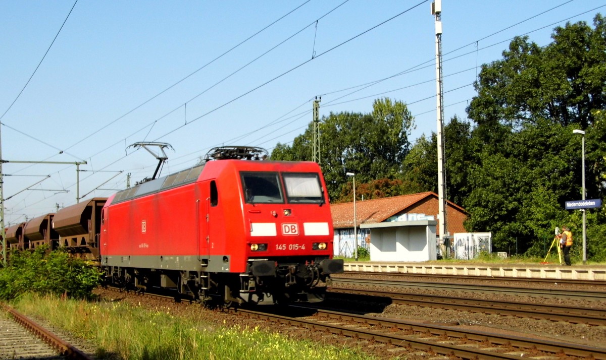 Am 10.09.2015 kam die 145 015-4 von der DB aus Richtung Braunschweig nach Niederndodeleben und fuhr weiter in Richtung Magdeburg .