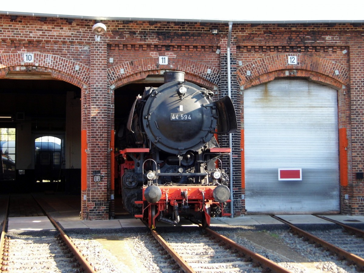 Am 10.10.2015 Herbstfest im Lokschuppen Wittenberge stand die 44 594 .