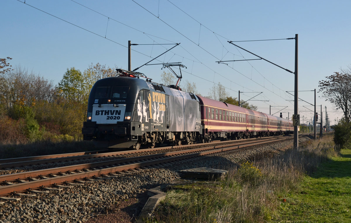 Am 10.11.19 führte Beethoven alias 182 510 einen Müller-Partysonderzug durch Greppin Richtung Dessau. Der letze Halle(S)-Säuferzug dieser Saison war unterwegs Richtung Ruhrgebiet.