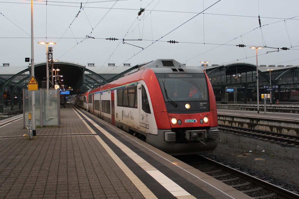 Am 10.11.2017 verlässt ein Itino Doppel der VIAS den Hauptbahnhof Darmstadt in Richtung Eberbach.