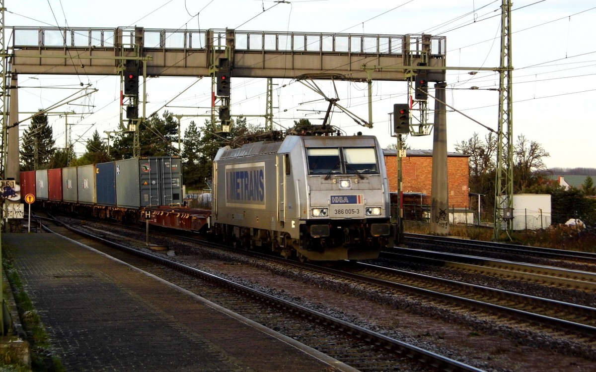 Am 10.12.2015 kam die 386 005-3 von METRANS aus Richtung Braunschweig nach Niederndodeleben und fuhr weiter in Richtung Magdeburg . 