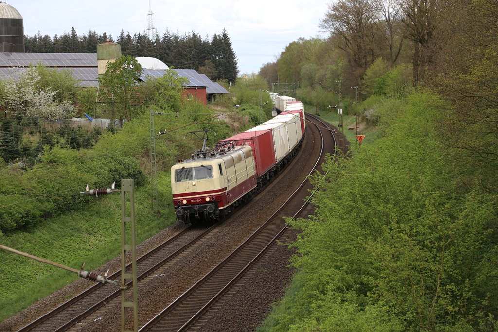 Am 10.4.2024 kam um 14.34 Uhr die SEL 181215-5 mit einem Containerzug Richtung Ruhrgebiet durch Osnabrück - Hörne.