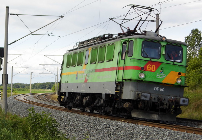 Am 1.07.2014 kam die 142 128 als DP 60 von der EGP aus der Richtung Wittenberge und fuhr nach Stendal .