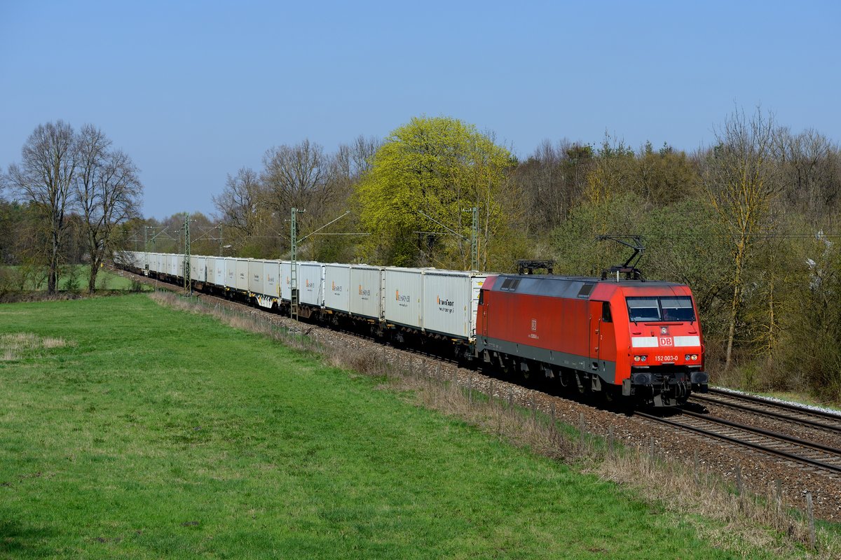 Am 11. April 2016 verkehrte ein KT 42111 von Plattling nach Kufstein. Es handelte sich dabei um einen Container-Ganzzug, der einheitlich mit Bulk-Containern von Intermodaltransporti beladen war. Im Korbianiholz bei Oberschleissheim konnte ich den von 152 003 geführten Zug ablichten.