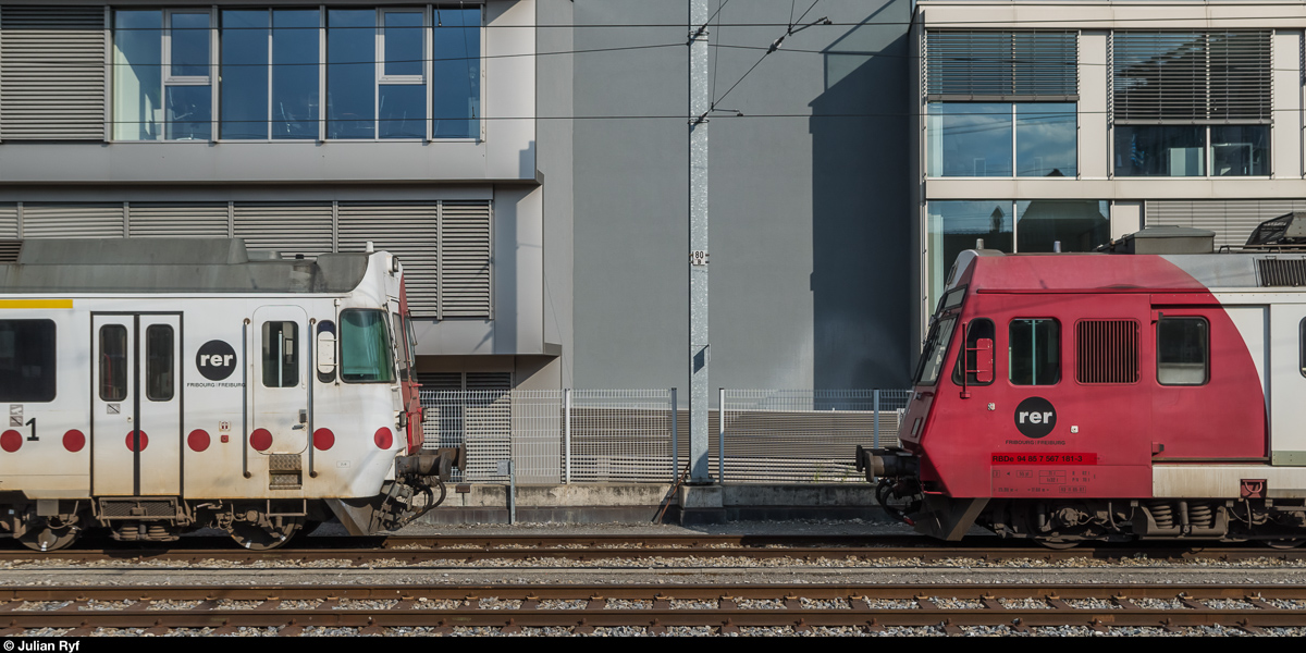 Am 11. Juli 2016 war geplant, ein paar Einsatzbilder der TPF RBDe 567 zu machen, welche fast nur noch am frühmorgens als Zusatzzüge unterwegs sind. In Fribourg ergab sich die Gelegenheit für einen  Kopfvergleich  der beiden Privatbahn-NPZ-Serien. Links der ABt 373 von 1983, rechts der RBDe 567 181 aus der Nachbeschaffung von 1983.