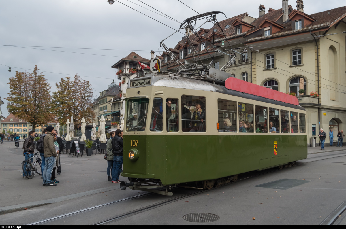 Am 11. Oktober 2015 feierte man mit einer Tramparade 125 Jahre Tram in Bern. Standardwagen 107 als Einzelfahrer am Bärenplatz.