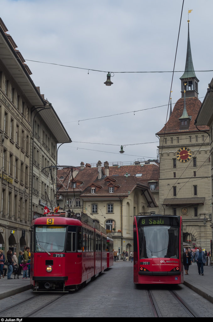 Am 11. Oktober 2015 feierte man mit einer Tramparade 125 Jahre Tram in Bern. 
Be 8/8 719 mit Anhänger 327 kreuzt am Bärenplatz seinen Nachfolger Be 6/8 751  Combino . 