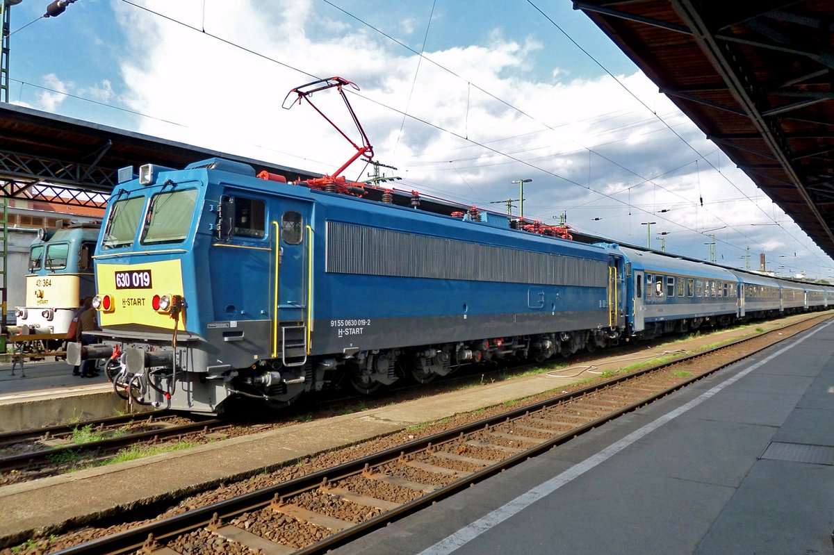 Am 11 September 2018 treft 630 019 mit ein IC in BUdapest-Keleti ein.