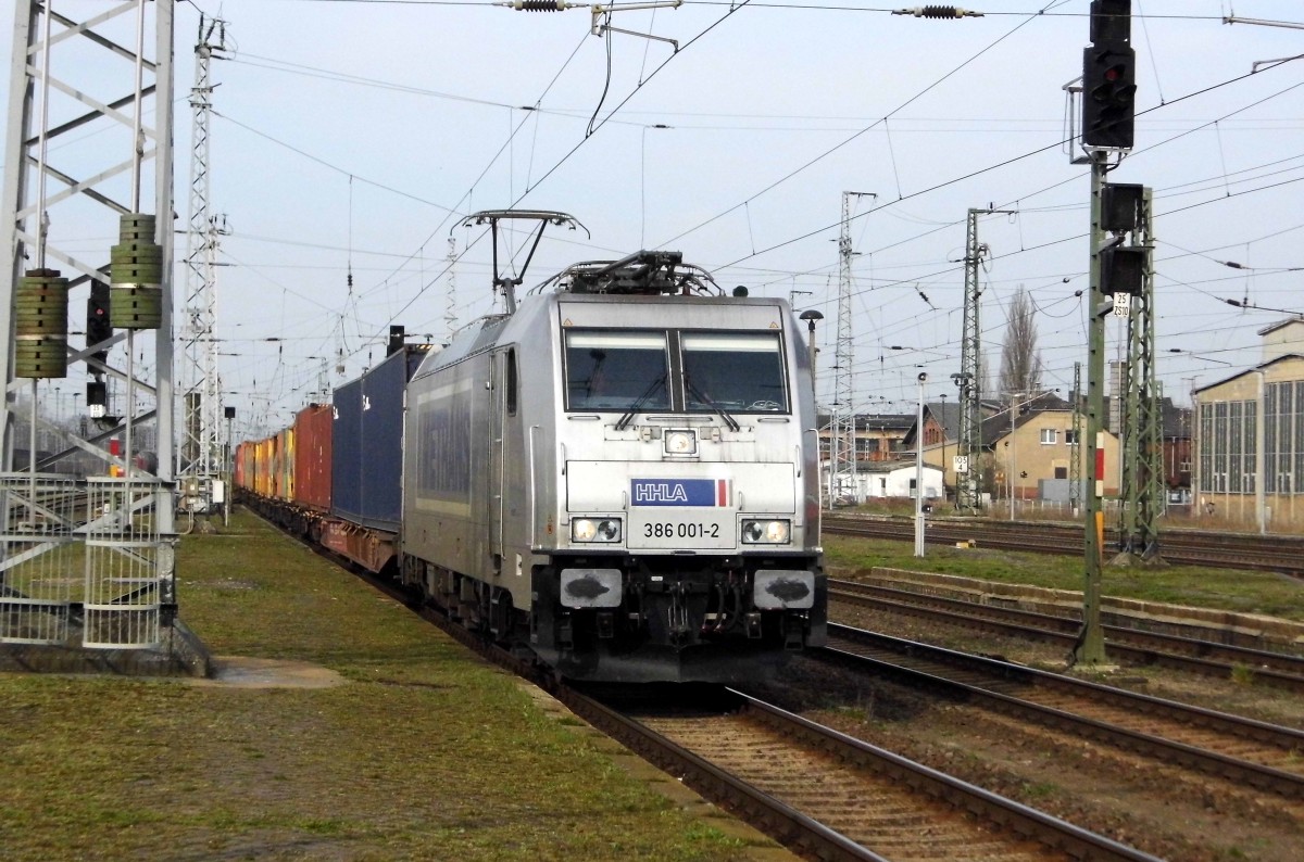 Am 11.04.2015 kam die   386 001-2 von der METRANS aus Richtung Wittenberge nach Stendal und fuhr weiter in Richtung Magdeburg.