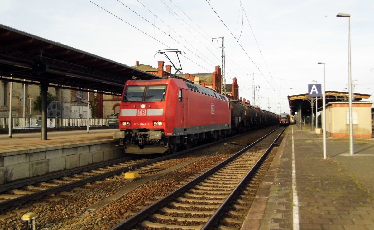 Am 11.05.2015 kam die 185 043-7 von der DB aus Richtung Berlin nach Stendal und fuhr weiter in Richtung Hannover .