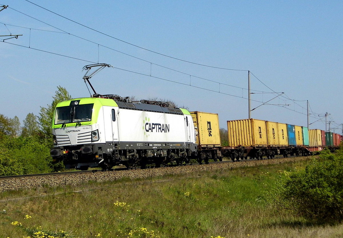Am 11.05.2017 kam die 193 894-3 von CAPTRAIN aus Richtung Stendal und fuhr weiter in Richtung Salzwedel .