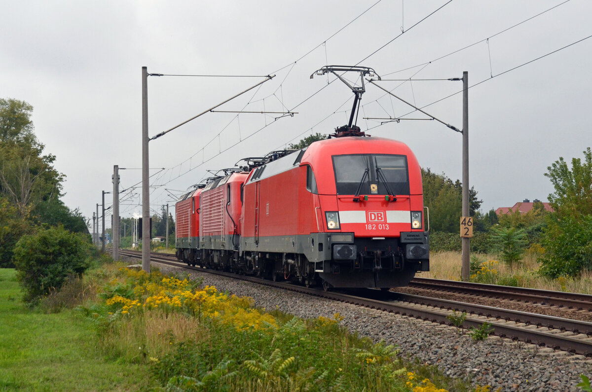 Am 11.09.22 überführte 182 013 112 103 und 112 189 durch Greppin Richtung Bitterfeld. Höchstwahrscheinlich war Engelsdorf das Ziel der Fahrt.