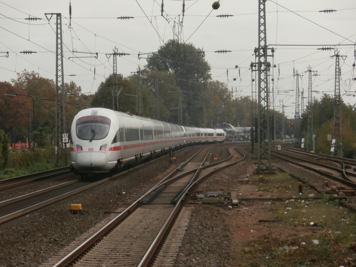 Am 11.10 durchfuhr eine Doppeltraktion ICE T Oberbilk. Von Düsseldorf kommend fährt er weiter in Richtung  Köln.

Oberbilk 11.10.2014