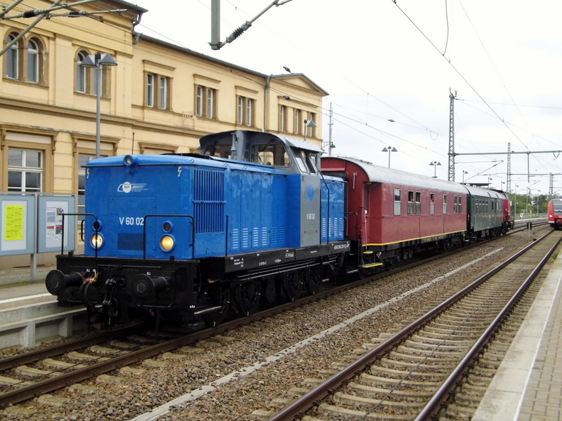 Am 11.10.2014 Sonderfahrt in Wittenberge die 345 220-8 V 60 02 mit der 60022 von der OHE . 