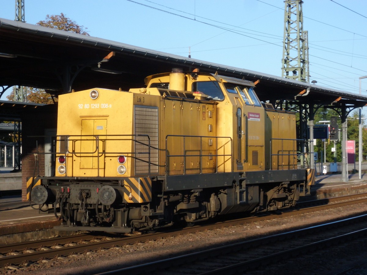 Am 11.10.2015 kam die 293 008 aus Richtung Magdeburg nach Stendal und fuhr dann in das RAW Stendal.